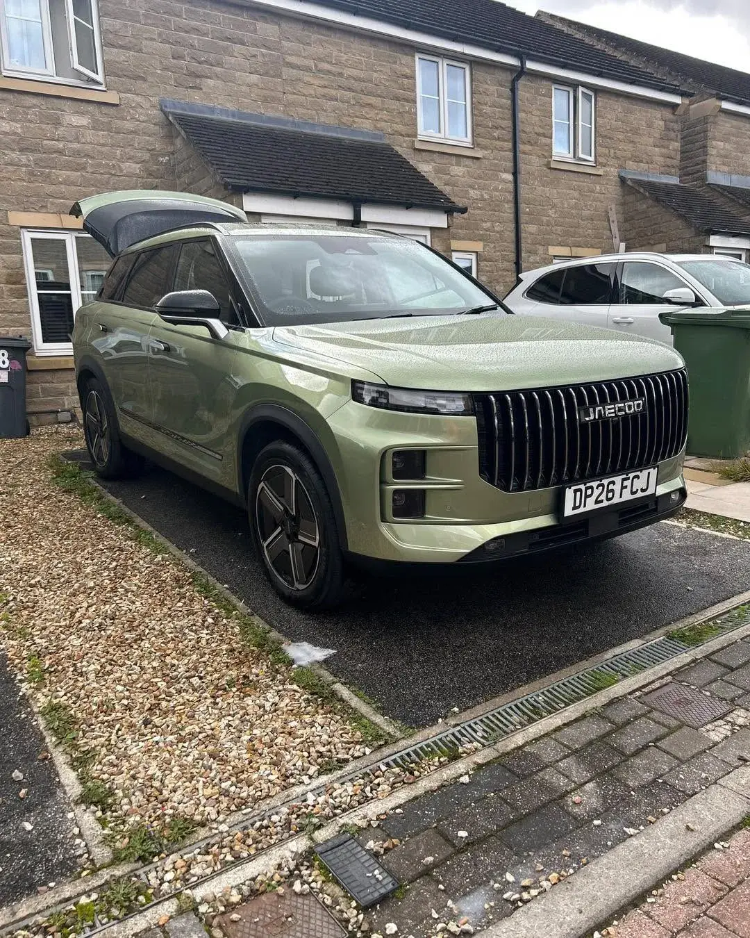 Green SUV after detailing